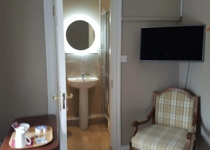 Гостевой дом The Bounty Bar