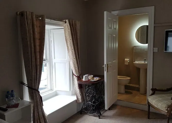 The Bounty Bar Гостевой дом