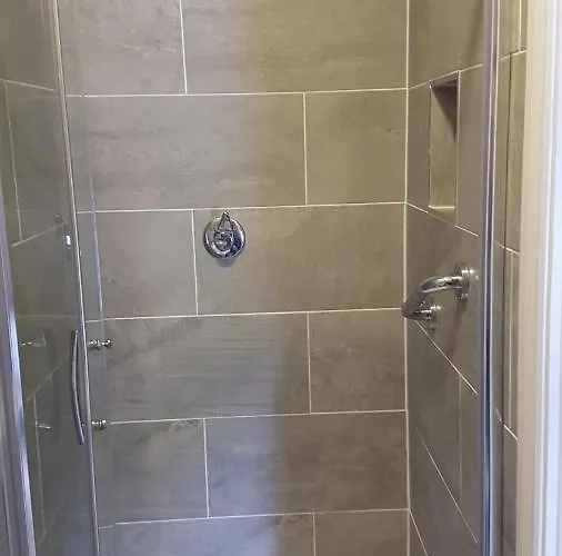 The Bounty Bar 2* Trim